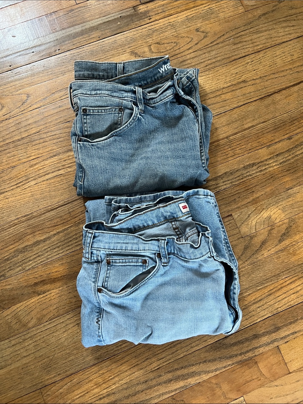 2 Pair Wrangler Men's Light Blue & Medium Blue relaxed boot Jeans